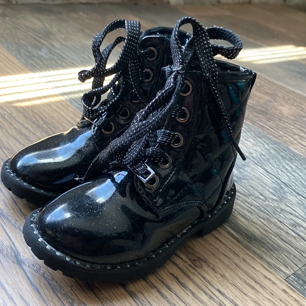 🎁Tahari Boots